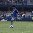 Jackson Rodríguez jugando en el estadio Geoge Capwell de Emelec