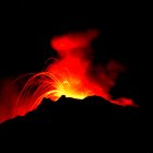 El Volcán Reventador presenta emisión de gases, ceniza y lava las últimas 24 horas.