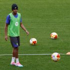 SEVILLA 25/04/2025.- El delantero del Barcelona Lamine Yamal durante un entrenamiento este viernes en Sevilla, en la víspera de la final de la Copa del Rey de fútbol que enfrenta a su equipo al Real Madrid en el estadio de la Cartuja. EFE/ Julio Muñoz