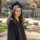 Alisa Perales, de 10 años, finalizará dos carreras técnicas antes de postular a Stanford.