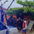 El cuerpo de la fallecida quedó en la silla donde estaba sentada desde que llegó a la casa de su novio.