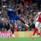 William Pacho fue una de las figuras en el triunfo de PSG ante Arsenal.