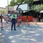 Vecinos de Urdesa se quejan por cierre de vía por el partido de Barcelona.