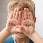 Cada 2 de mayo se recuerda la importancia de erradicar el acoso escolar en todo el mundo.