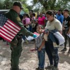 Estados Unidos lanza un nuevo plan para facilitar la salida voluntaria de inmigrantes indocumentados.