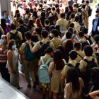 La mayoría de estudiantes del Vicente Rocafuerte acudieron con mascarilla a su primer día de clases.