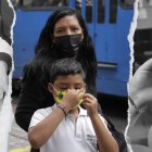 En la capital hay brigadas médicas del Ministerio de Salud colocando vacunas a  los estudiantes.