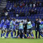 Los jugadores de Emelec festejaron la victoria 2-1 sobre el cuadro rayado.