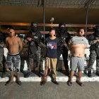 Estos son tres de los cuatro  detenidos tras el operativo. El faltante fue herido de bala tras el uso legítimo de la fuerza de los uniformados.
