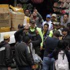 Un comerciante no vidente agredió a los policías porque le lanzaron gas pimienta.