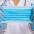 Operativos interinstitucionales buscan frenar la venta de mascarillas sin registro sanitario en Ecuador.