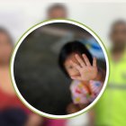 Una madre producía los videos mientras se abusaba sexualmente de sus hijitas, de 14 y 10 años, en el cantón Mejía.