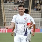 Lisandro Alzugaray fue uno de los autores de los goles en la victoria de Liga sobre Deportivo Táchira en Venezuela