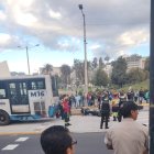 El agente estaba a bordo de su motocicleta en el momento del accidente.