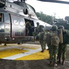Soldados de la Brigada de Selva 19 Napo, en Orellana, salen hacia Alto Punino.