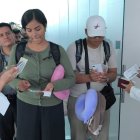 Revisón de certificados de vacunación contra la fiebre amarilla en aereopuertos de Ecuador.