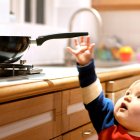 Los accidentes domésticos con niños son comunes.