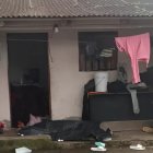 La víctima falleció afuera del domicilio en el que vivía con su pareja.