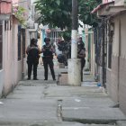 Las víctimas finalmente quedaron tiradas en un callejón peatonal.