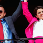 Daniel Noboa junto a María José Pinto.