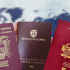 Descubre los pasos y tiempos de espera para conseguir una visa de turista en Ecuador, Colombia y Perú.