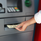 El Bono de Desarrollo Humano es una ayuda económica que entrega el MIES en Ecuador.