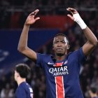 Willian Pacho, defensa ecuatoriano del PSG.