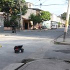 Personal de Criminalística realizó el levantamiento de los indicios balísticos tras el tiroteo.