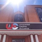 Según un comunicado oficial, dos sujetos armados irrumpieron violentamente en una clase de inglés del Centro de Idiomas