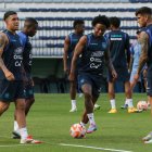 Los jugadores de la selección de fútbol de Ecuador entrenaron en Guayaquil, en el estadio George Capwell.