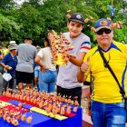 Jorge y Jeremías Cazares, un dúo de padre e hijo que vendían los capibaras de la Tri.