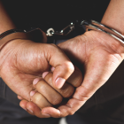 Uno de los capturados tenía antecedentes por asesinato y tenencia de armas, según la Policía Nacional.