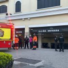 Bomberos llegaron a atender la emergencia. Se reportan heridos.