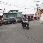 El acto criminal ocurrió el sábado y generó alboroto en la zona. Este domingo, aún había huellas del ataque