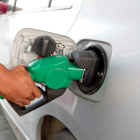 Revisa los nuevos precios de la gasolina en Ecuador y cómo se calculan según el sistema de bandas.