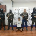 Policía en Zamora detiene a dos sujetos implicados en expendio de drogas.
