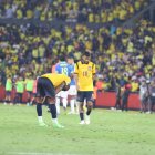 Jugadores de Ecuador luego del empate 0-0 ante Brasil en el estadio Monumental.