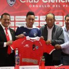 Christian Cueva (c) llegó a Cienciano tras su paso por Alianza Lima