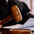 El juez que liberó a detenidos tras secuestro de ciudadana china fue suspendido.