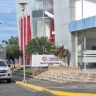 Los cuerpos fueron llevados al Centro Forense de Manta.