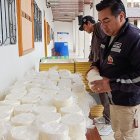 Autoridades decomisaron queso en Loja por falta de registro.