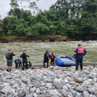 Según testigos, Josué intentó cruzar el río nadando, pero en medio del trayecto fue arrastrado por la corriente.