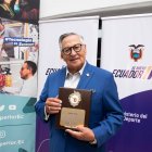 Referente. Jarrín fue condecorado por su representatividad en Estados Unidos.