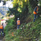 Personal de la Empresa de Movilidad y Obras Públicas trabajan en la zona.