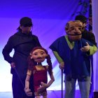 El montaje ha tomado al menos seis meses, en los que se han conjugado los títeres, la actuación y la música.