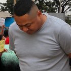 Familiares de los militares detenidos realizaron un plantón afuera de la Penitenciaría. Con carteles en mano, pidieron su liberación.