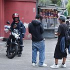 En el Colegio Central Técnico los padres acompañan a sus hijos para evitar ‘sorpresas’, luego del incidente registrado la semana pasada.