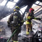Los bomberos sofocaron las llamas antes de que estas se expandan.