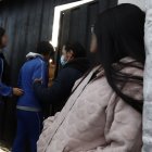 La adolescente no tiene permitido ingresar a la unidad educativa.