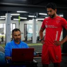 Jeison Medina (d) pasó las pruebas médicas y fue confirmado como refuerzo albo.